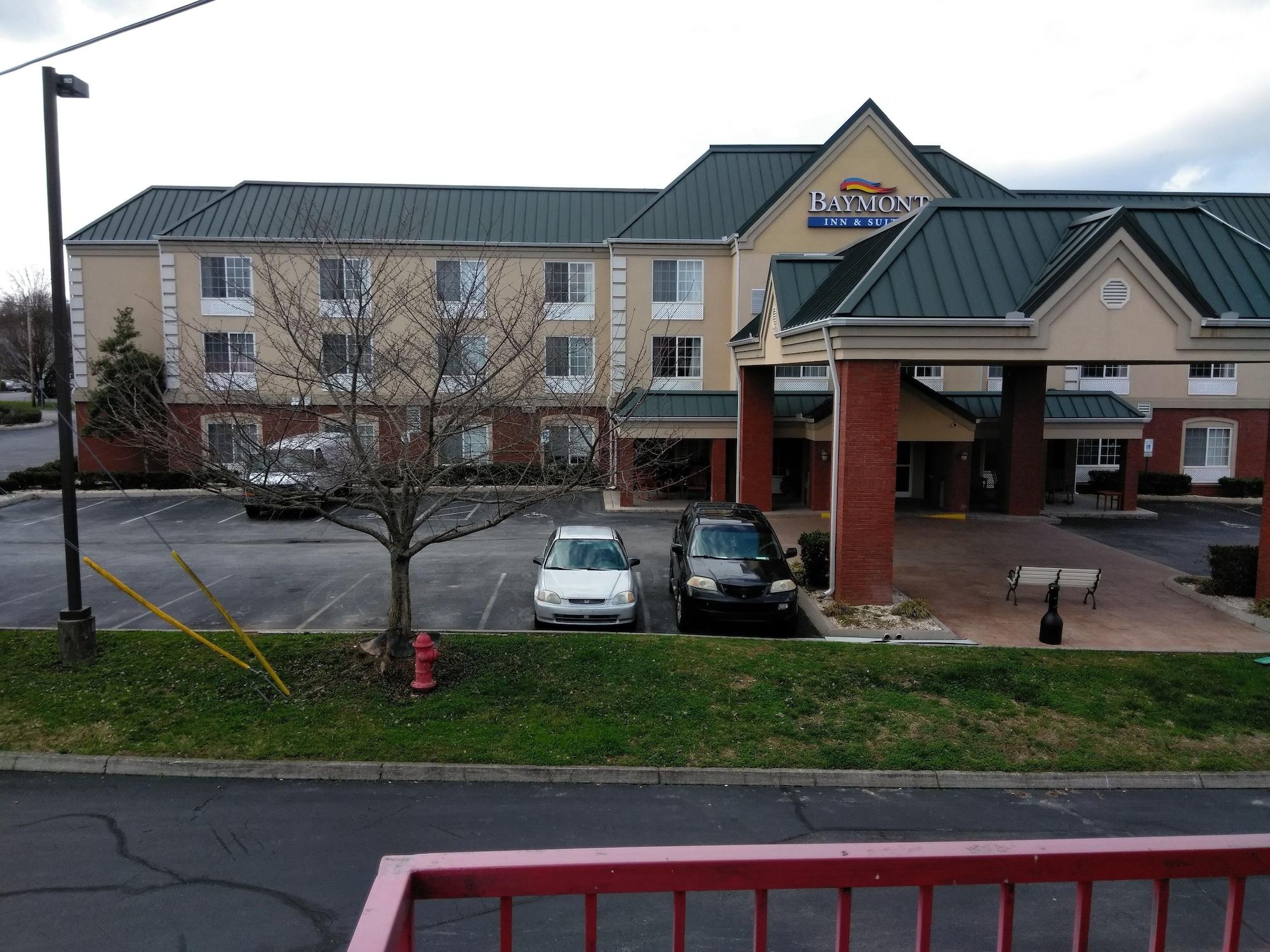 Baymont By Wyndham Clinton Hotel Bagian luar foto